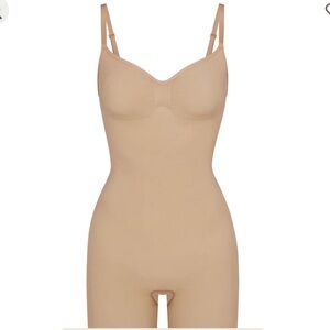 Skims seamless sculpt mid thigh bodysuit
